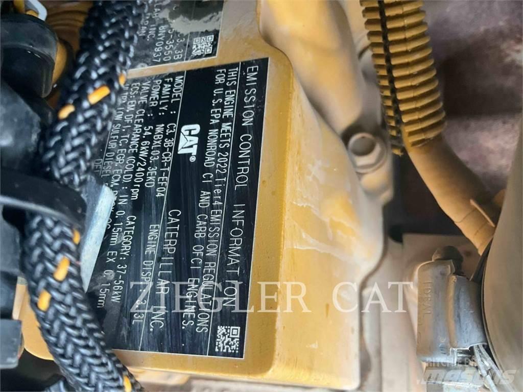 CAT 259D3 Lánctalpas homlokrakodók