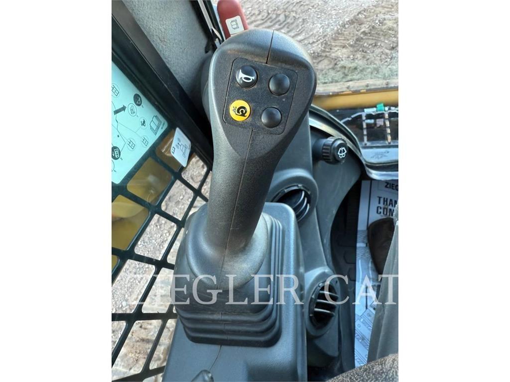 CAT 259D3 Lánctalpas homlokrakodók