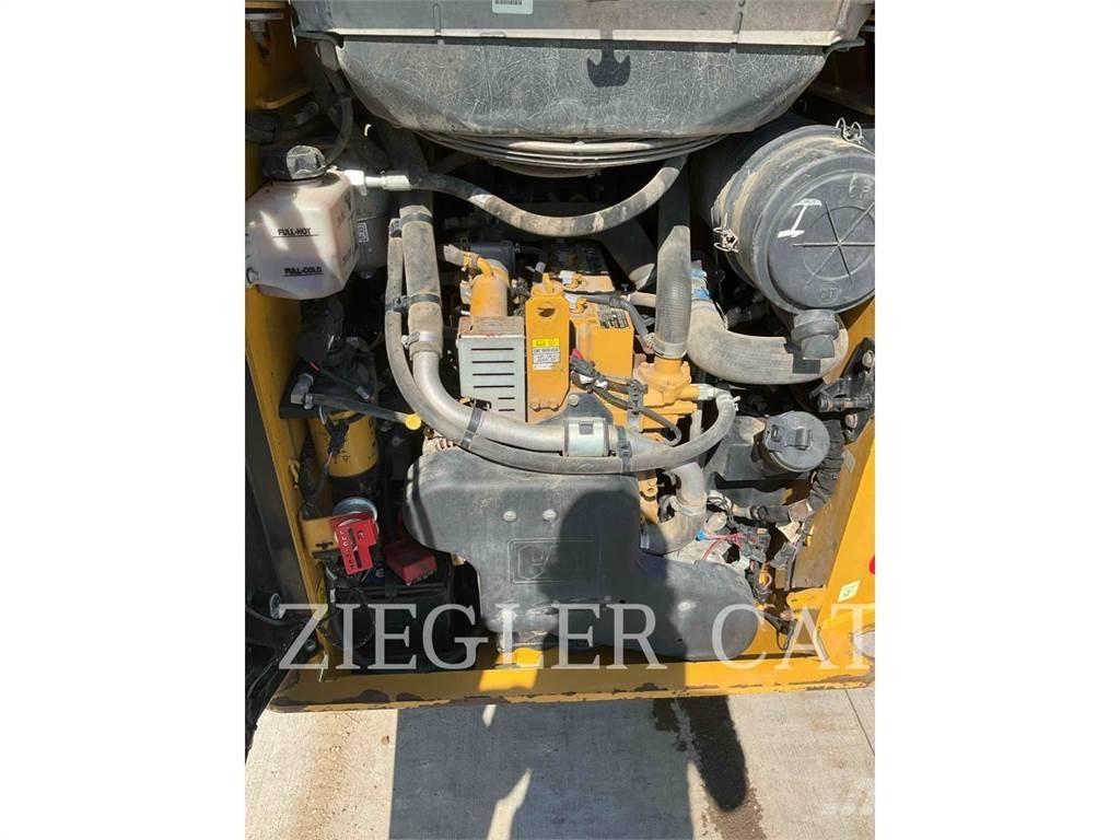 CAT 259D3 Lánctalpas homlokrakodók