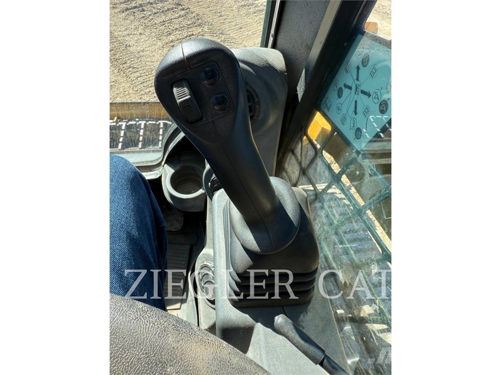 CAT 259D3 Lánctalpas homlokrakodók