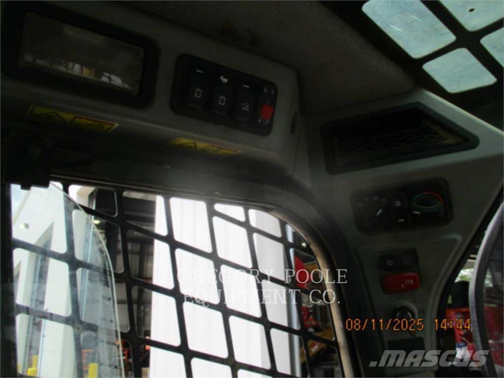 CAT 259D3 Lánctalpas homlokrakodók