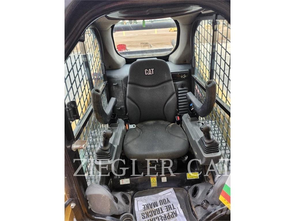CAT 259D3 Lánctalpas homlokrakodók