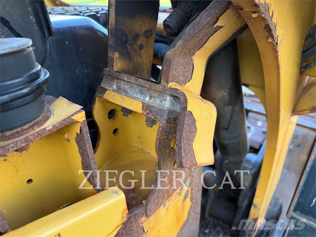 CAT 259D3 Lánctalpas homlokrakodók