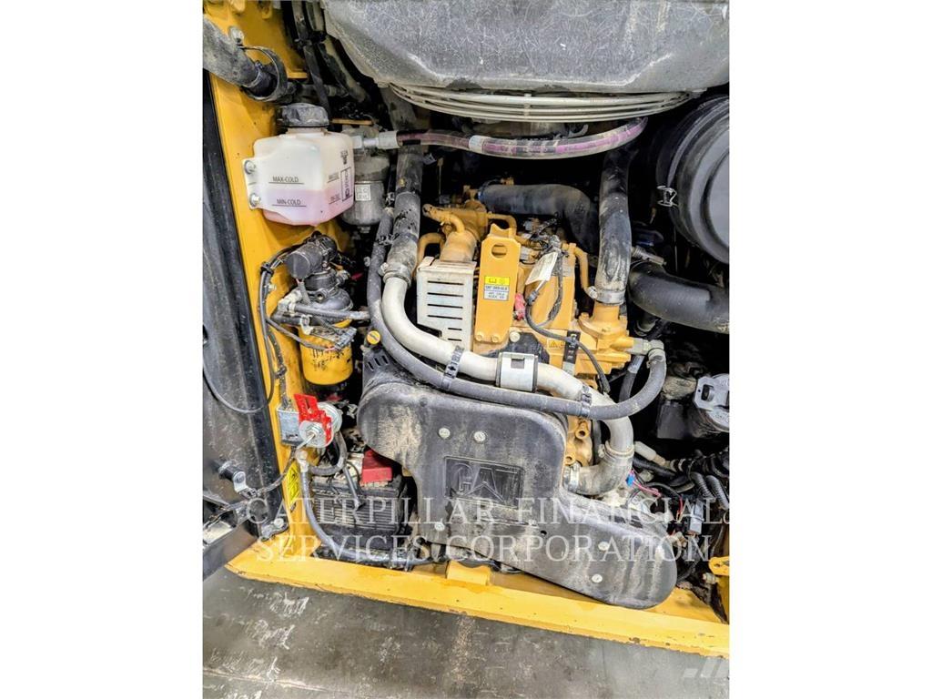 CAT 259D3 Lánctalpas homlokrakodók