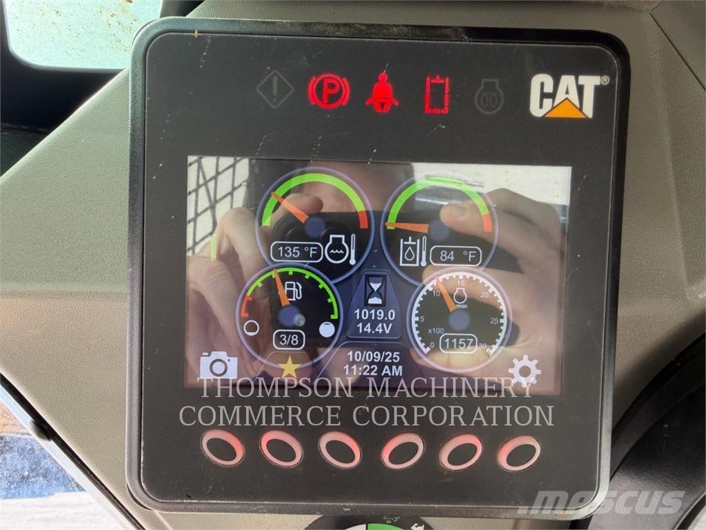 CAT 259D3 Lánctalpas homlokrakodók