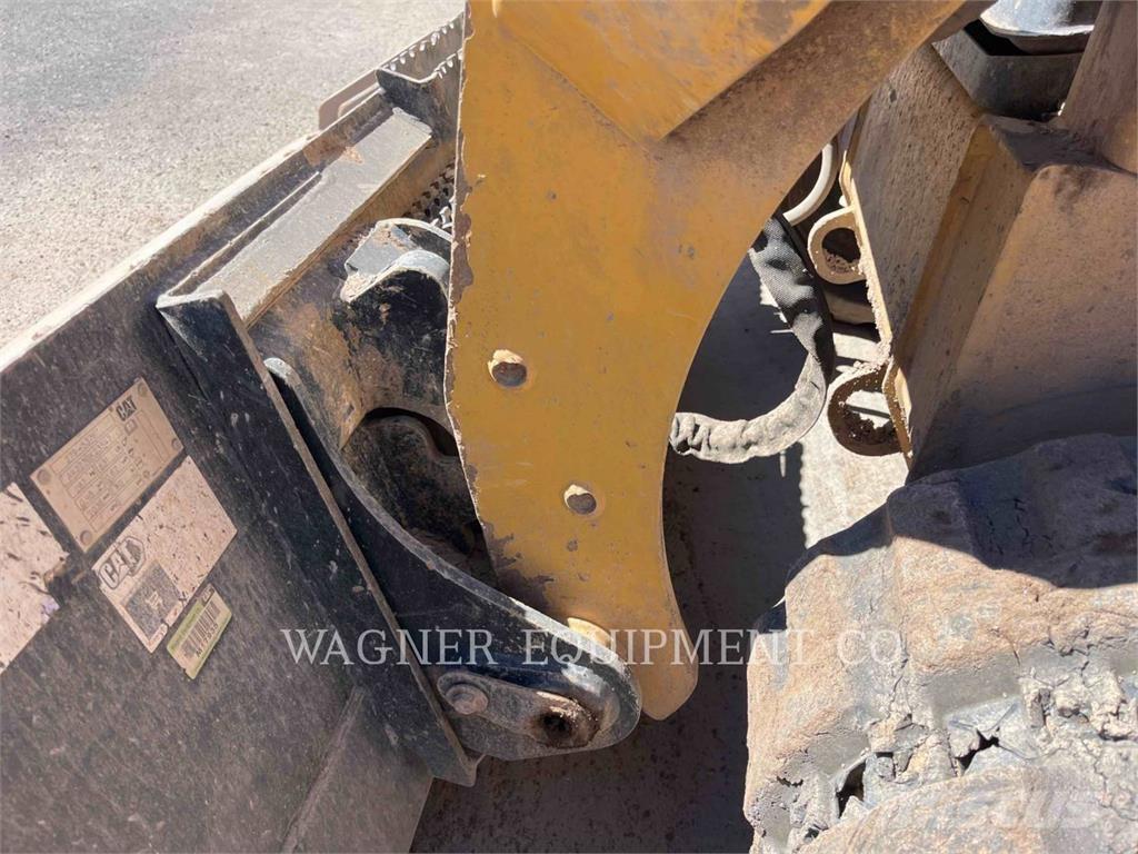 CAT 259D3 Lánctalpas homlokrakodók