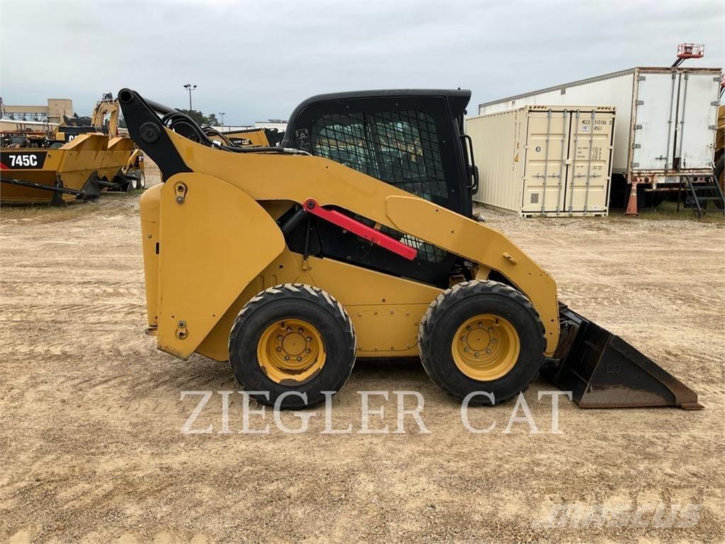 CAT 262C Kompaktrakodók