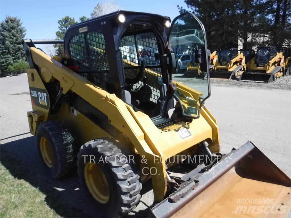 CAT 262D Kompaktrakodók