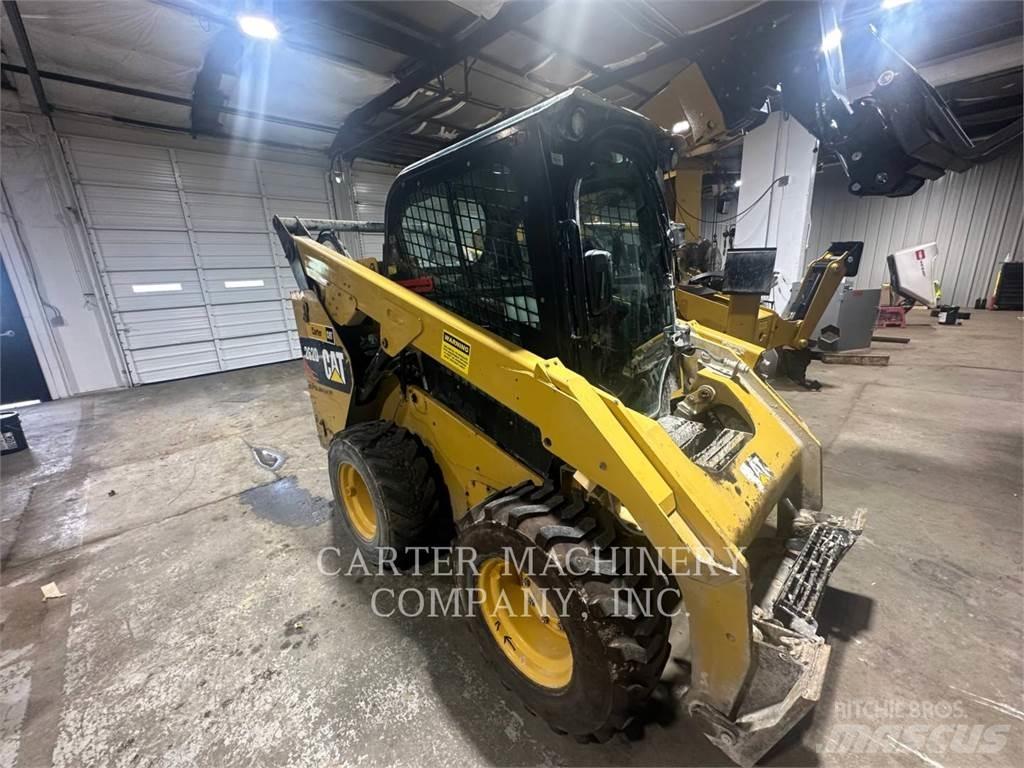 CAT 262D Kompaktrakodók