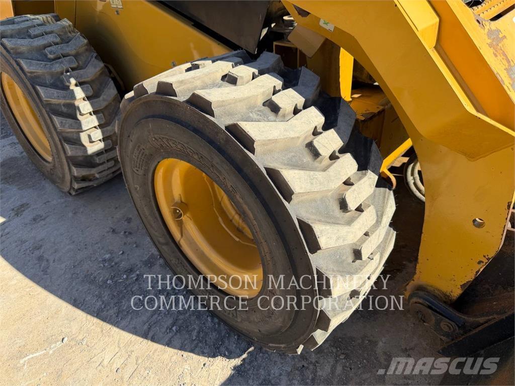 CAT 262D Kompaktrakodók