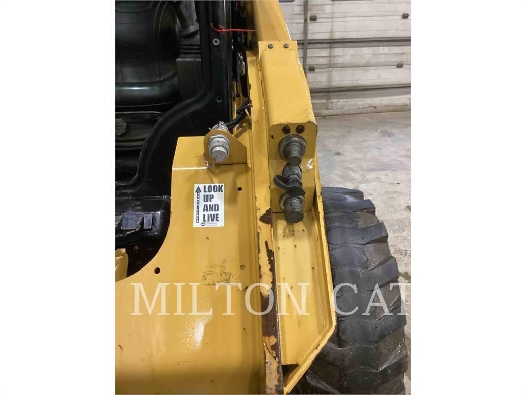 CAT 262D 3 Kompaktrakodók