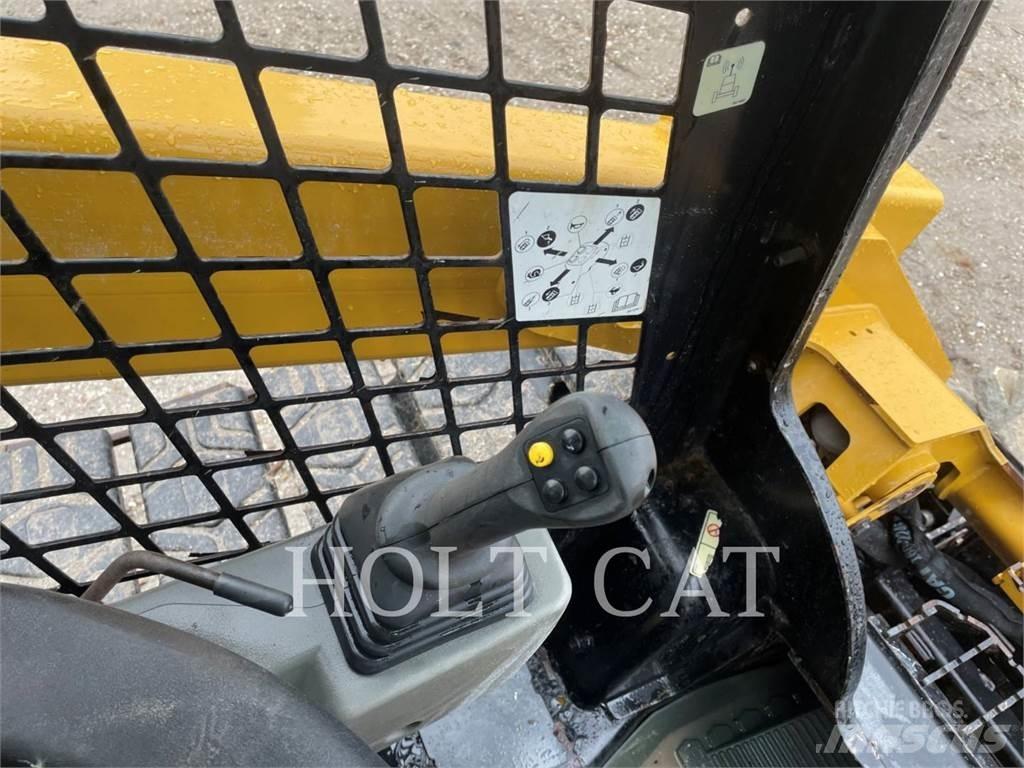 CAT 262D3 Kompaktrakodók
