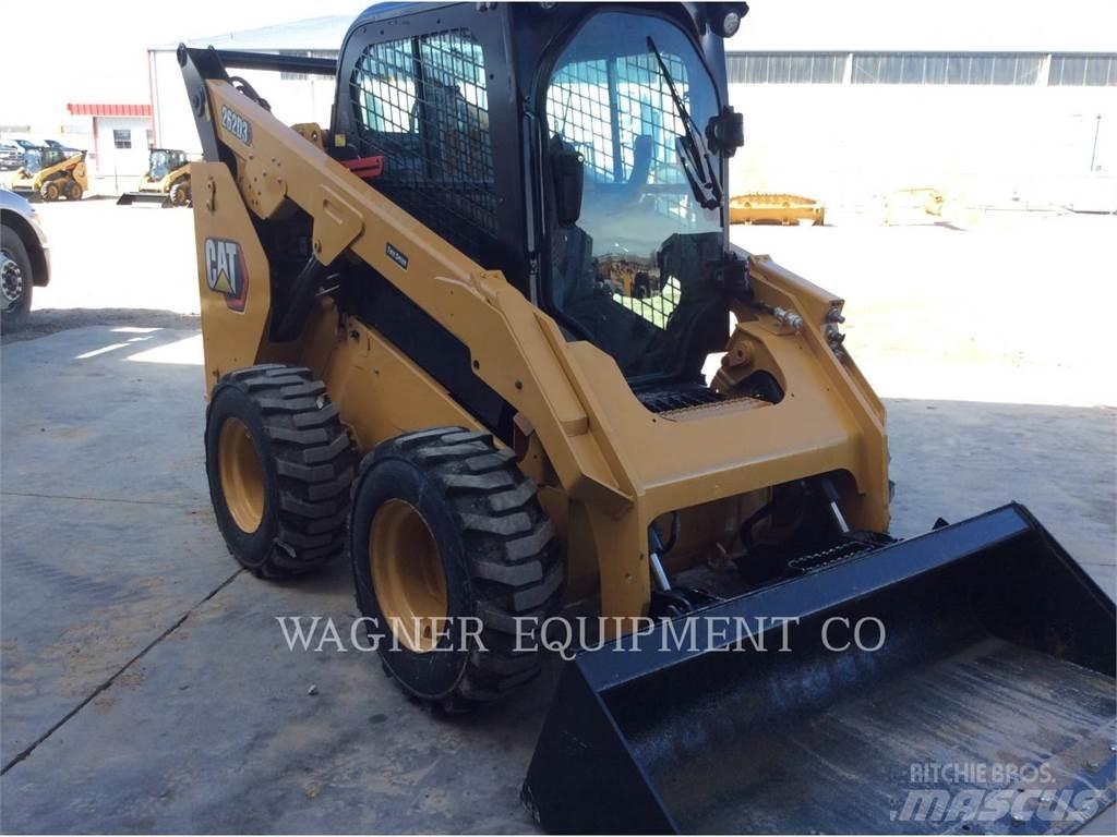 CAT 262D3 Kompaktrakodók