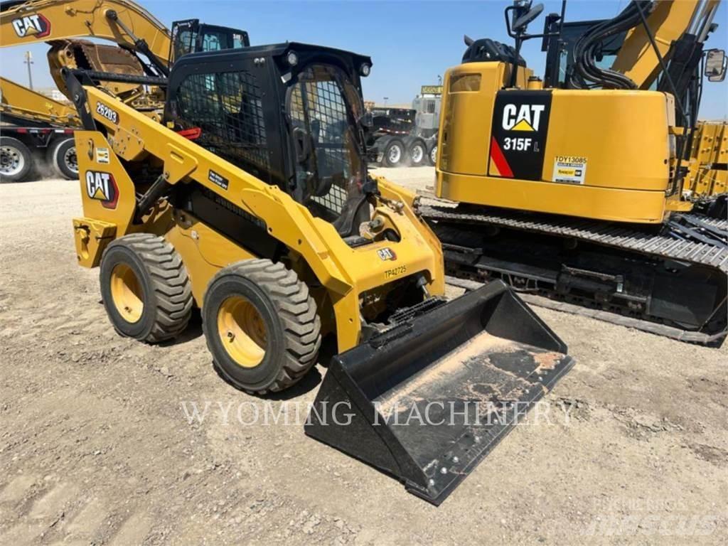 CAT 262D3 Kompaktrakodók