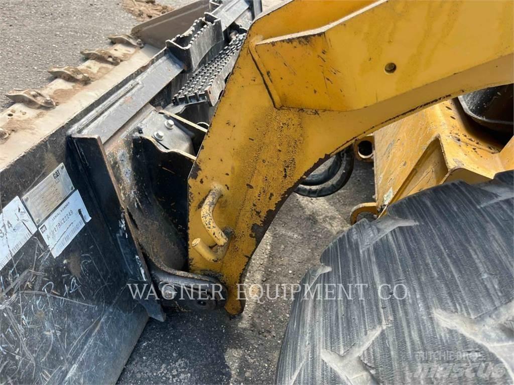 CAT 262D3 Kompaktrakodók