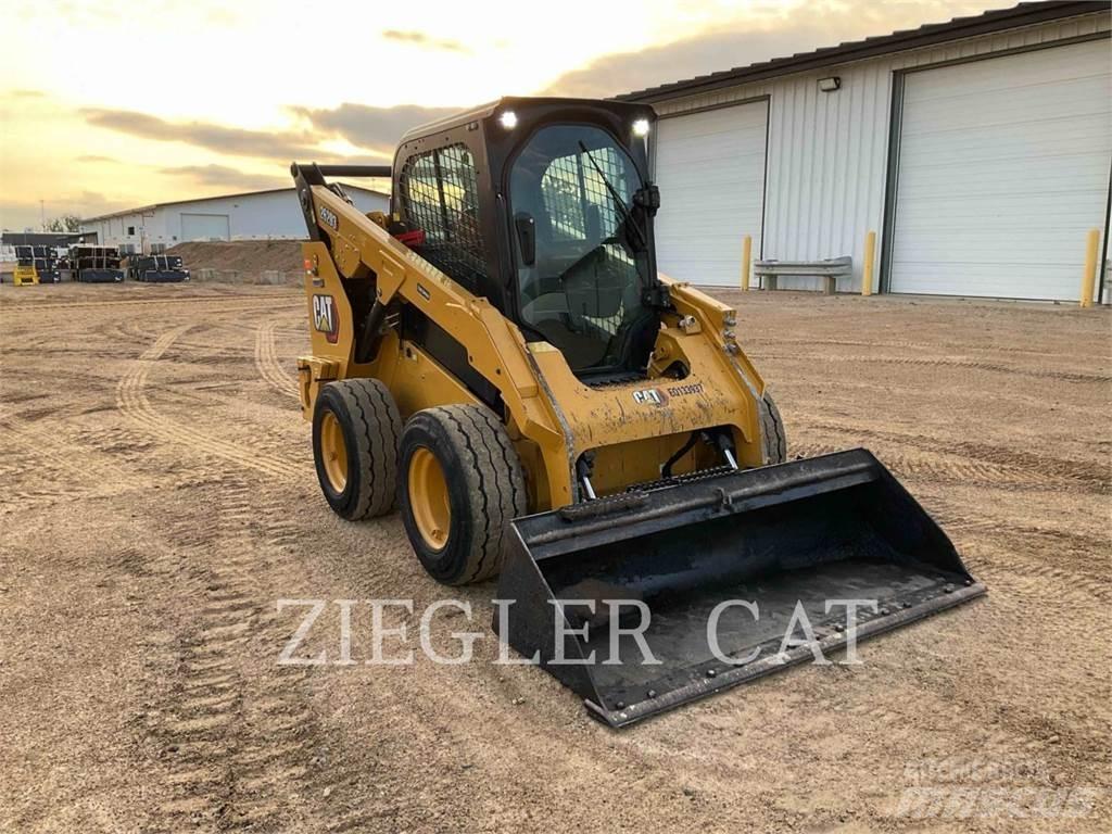 CAT 262D3 Kompaktrakodók