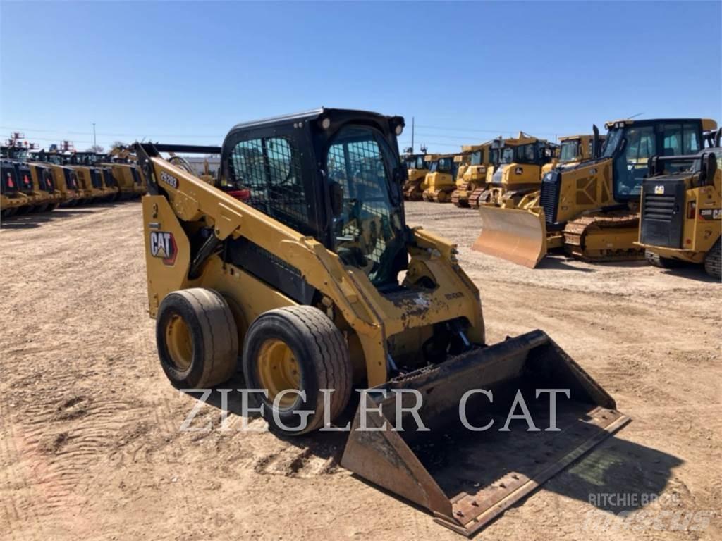 CAT 262D3 Kompaktrakodók