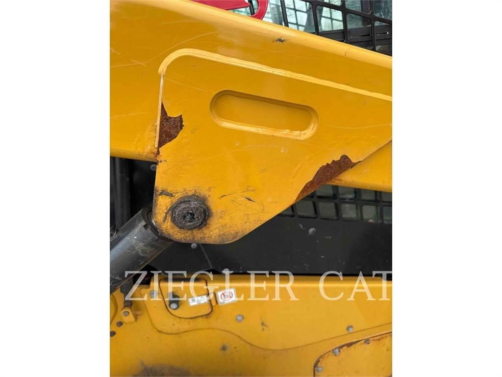 CAT 262D3 Kompaktrakodók