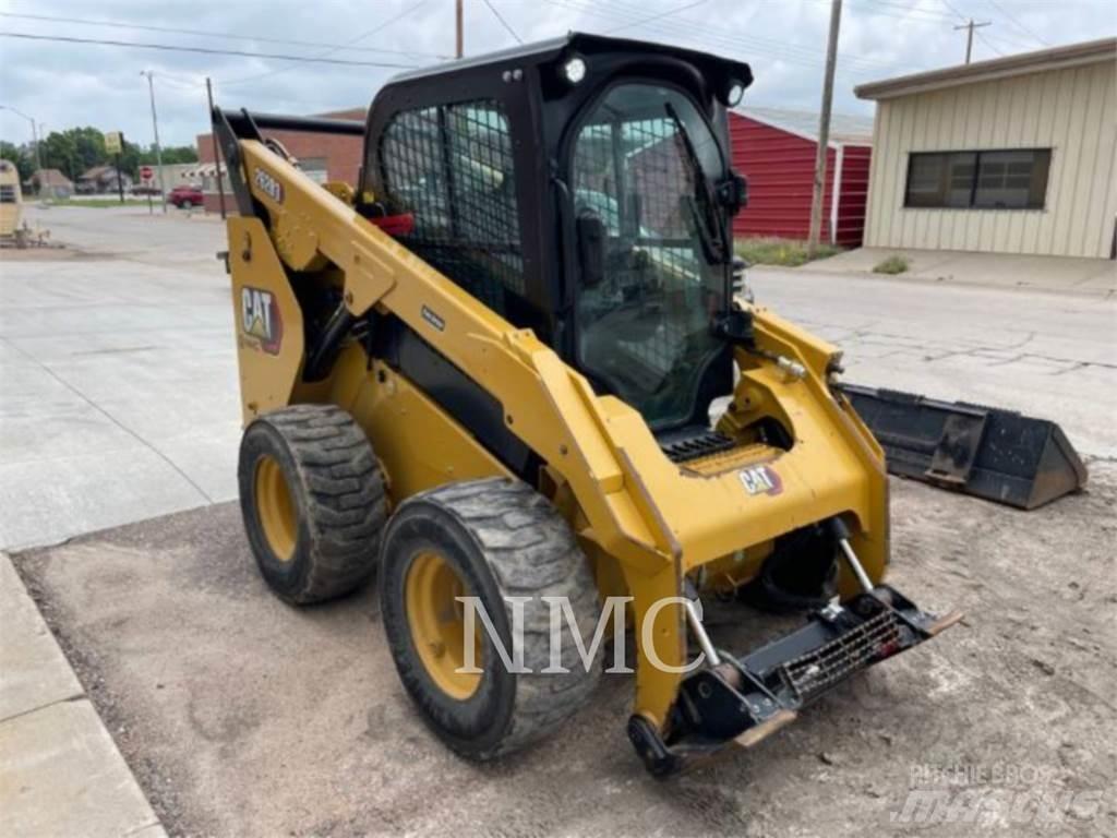 CAT 262D3 Kompaktrakodók