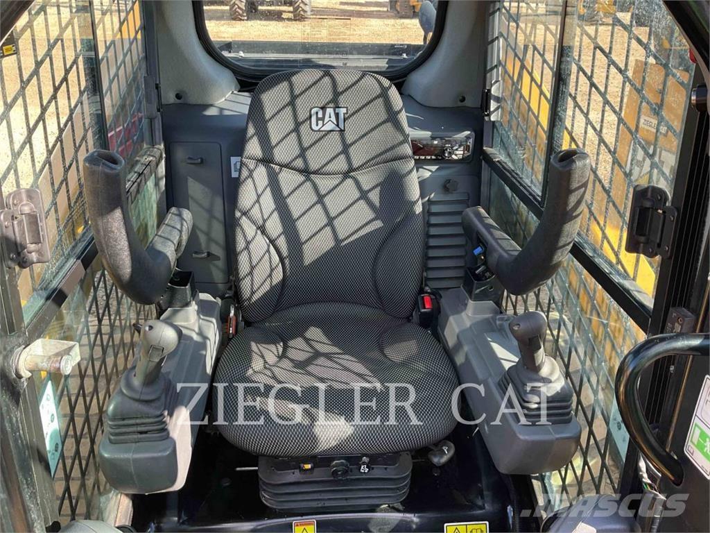 CAT 262D3 Kompaktrakodók