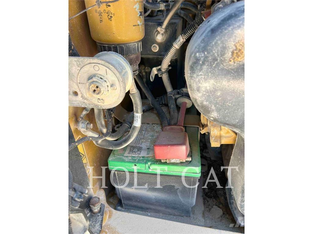 CAT 262D3 Kompaktrakodók