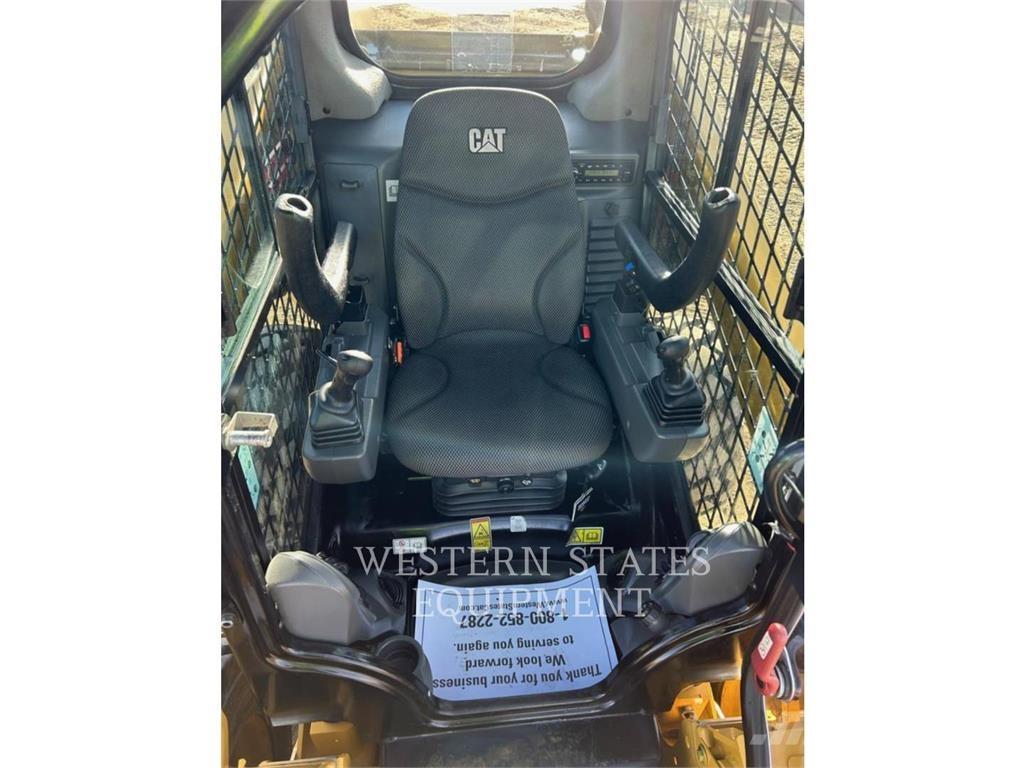 CAT 262D3 Kompaktrakodók