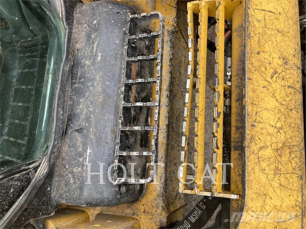 CAT 272D CAB Gumikerekes homlokrakodók