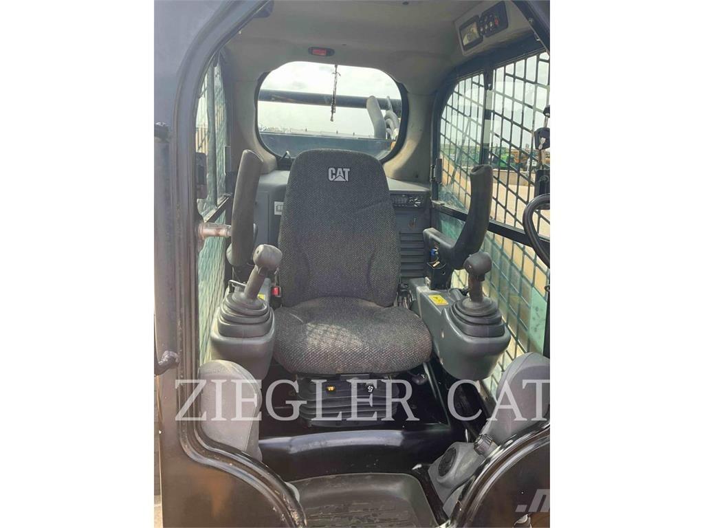CAT 272D2 Kompaktrakodók