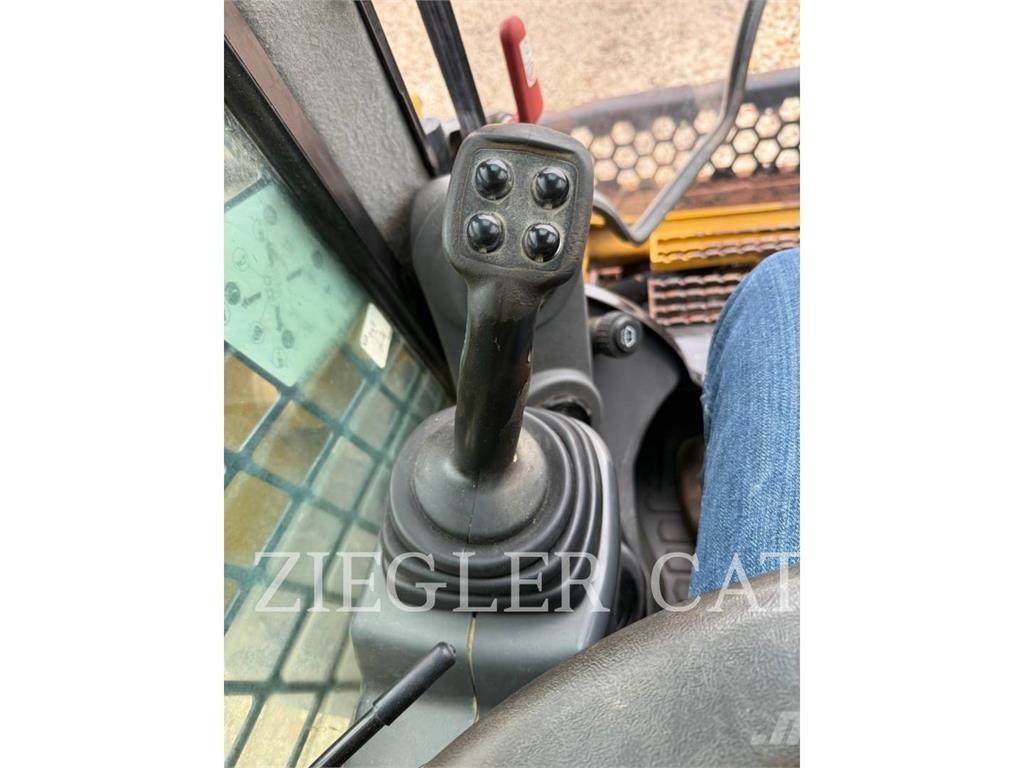 CAT 272D2 Kompaktrakodók