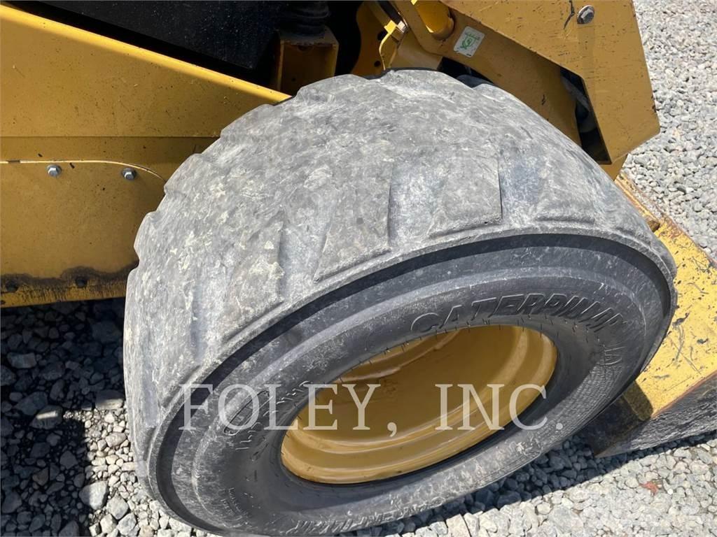 CAT 272D2XHP Kompaktrakodók