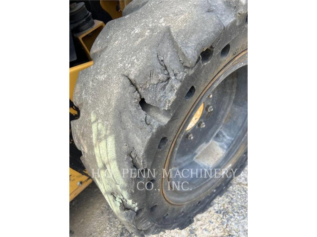 CAT 272D2XHP Kompaktrakodók