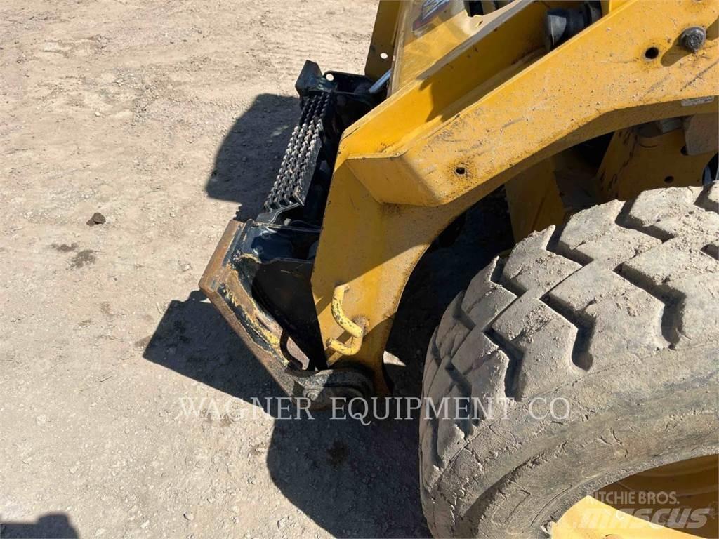 CAT 272D3 Kompaktrakodók