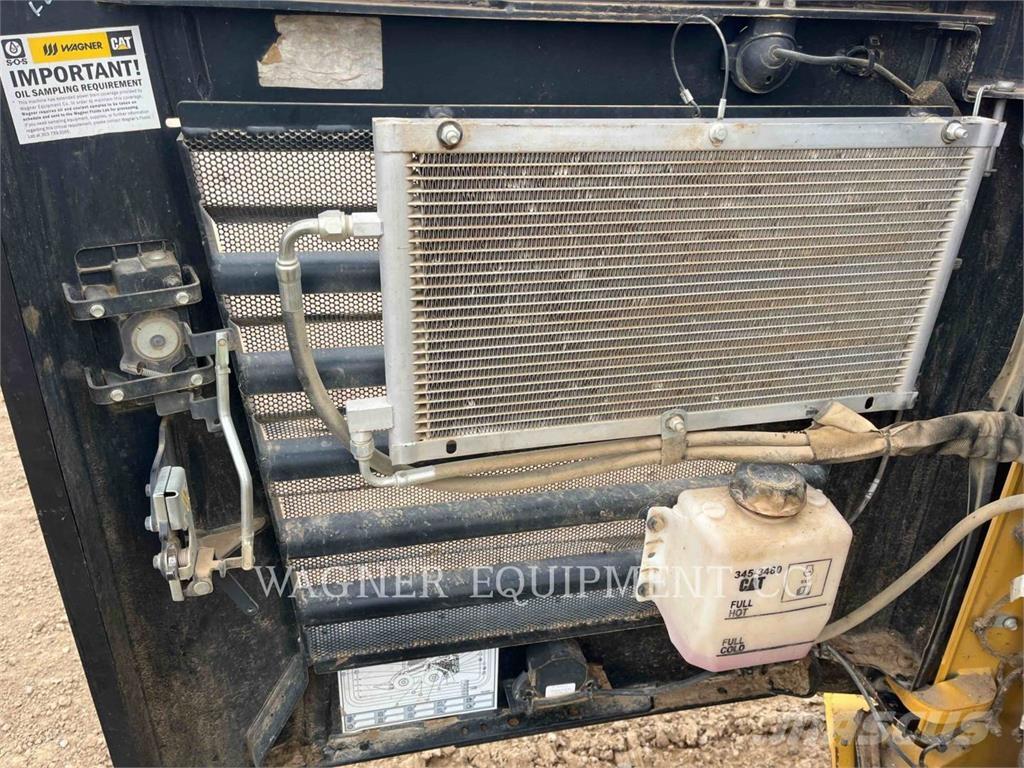 CAT 272D3 Kompaktrakodók