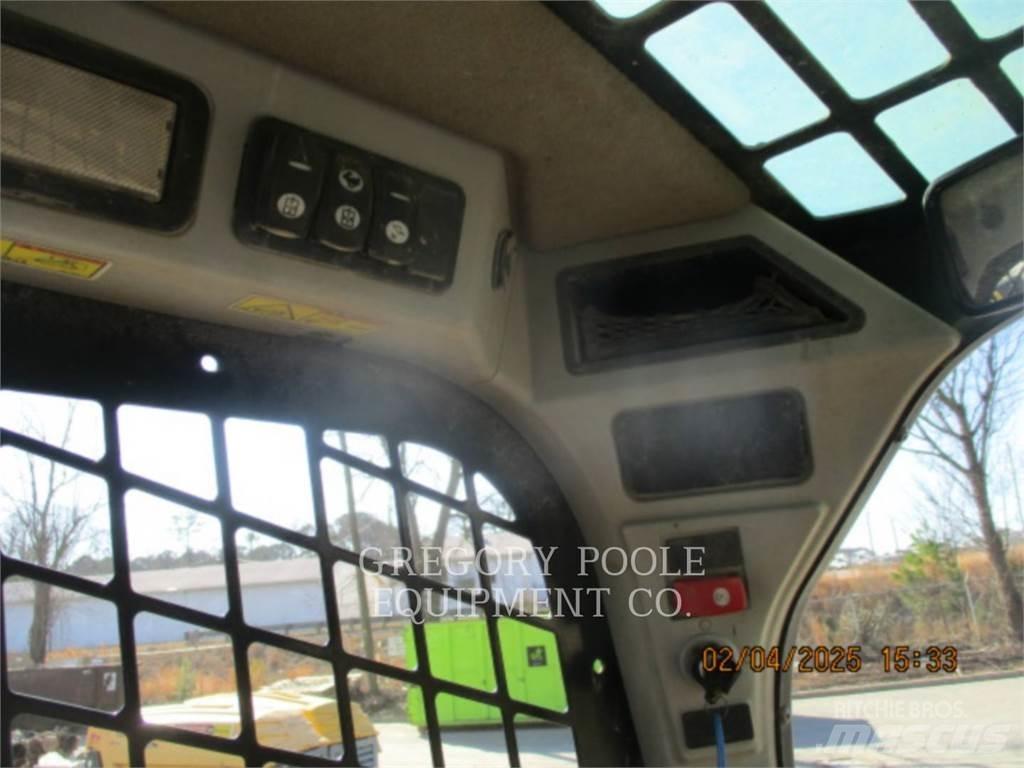 CAT 279D Lánctalpas homlokrakodók