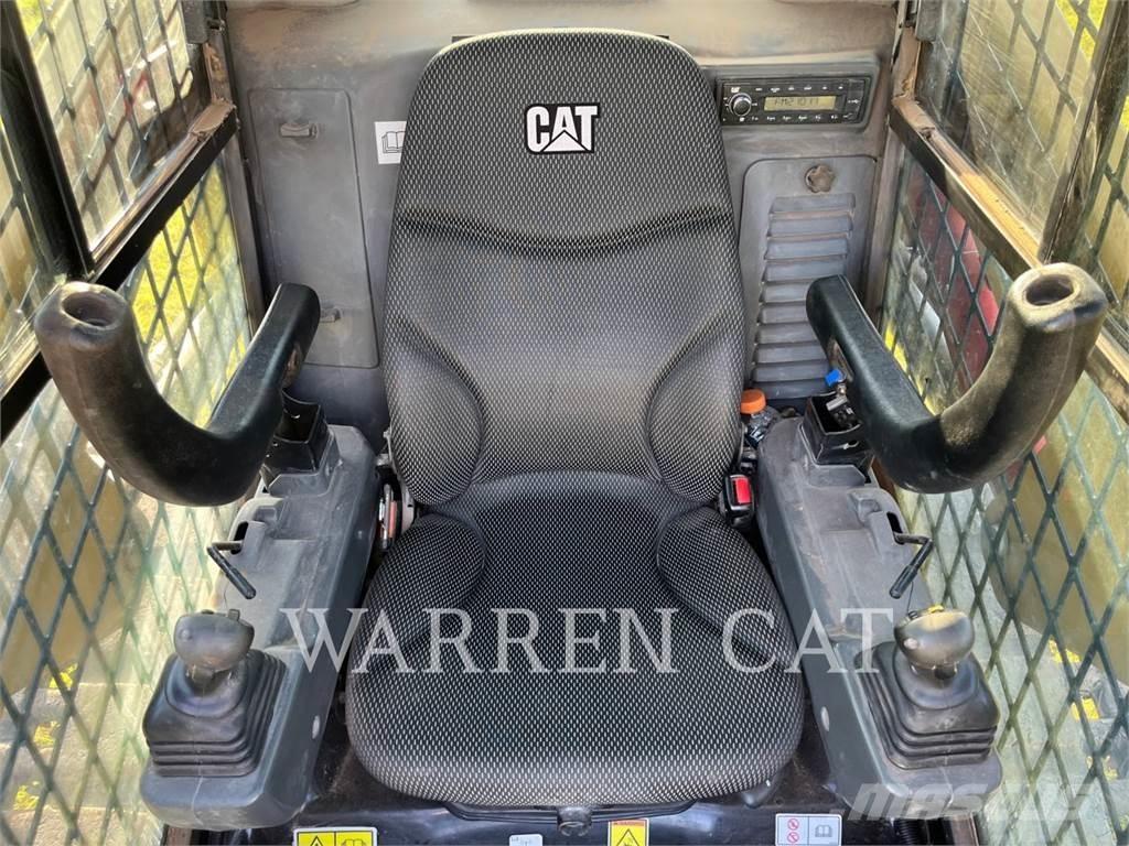 CAT 279D3 C3H3 Lánctalpas homlokrakodók