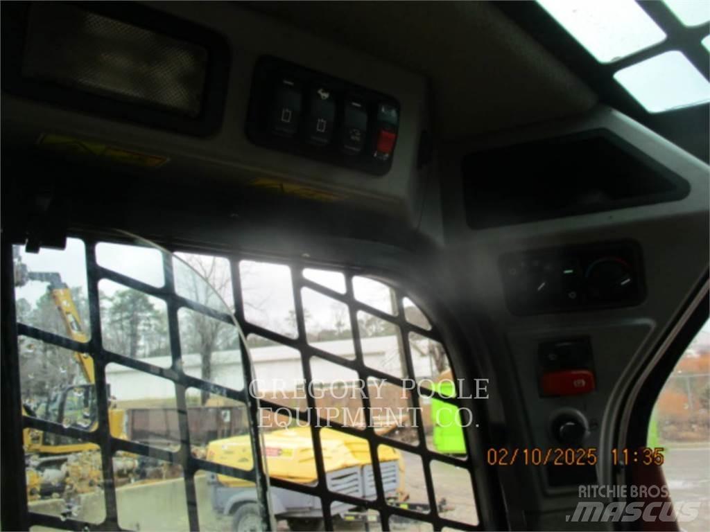 CAT 289D3 Lánctalpas homlokrakodók