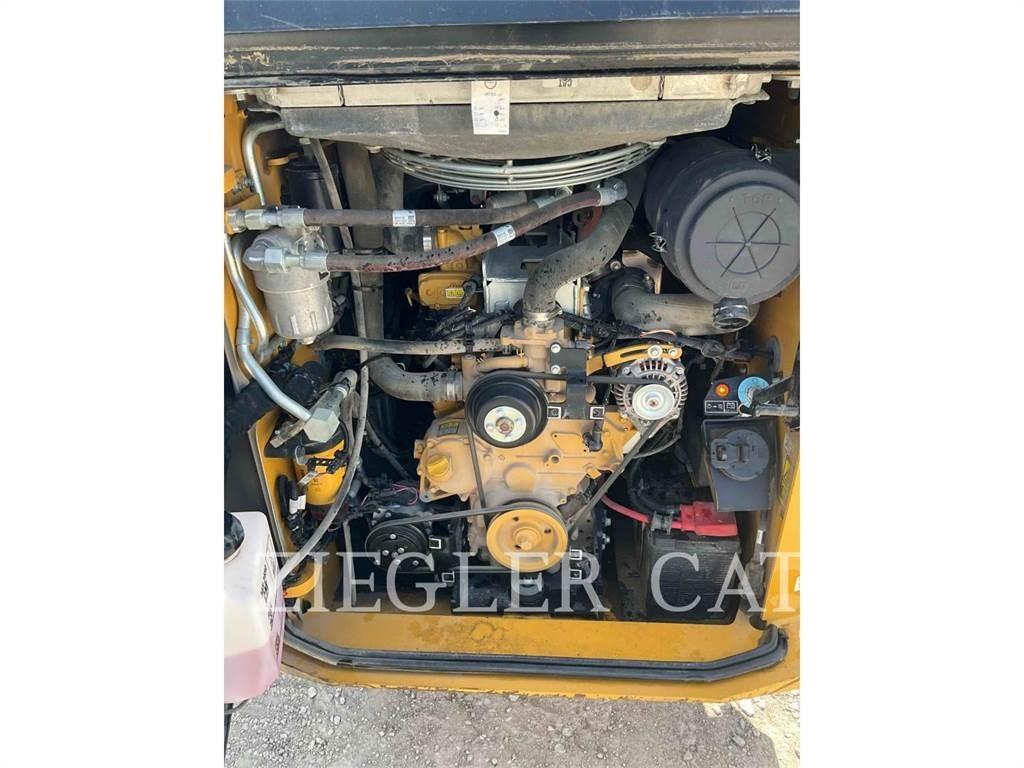 CAT 299D3 Lánctalpas homlokrakodók