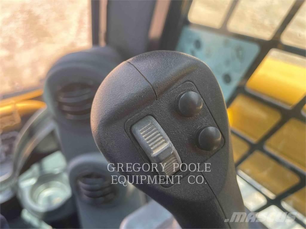 CAT 299D3 Lánctalpas homlokrakodók
