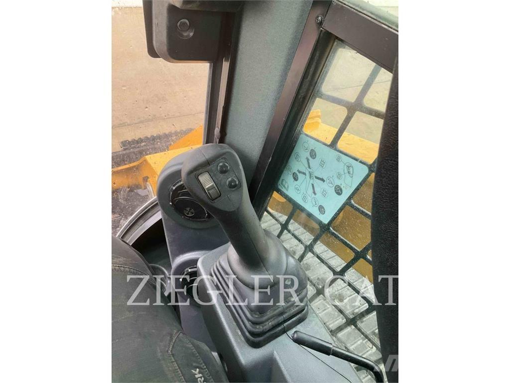 CAT 299D3 Lánctalpas homlokrakodók