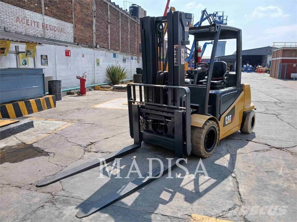 CAT 2EP11000 Elektromos targoncák