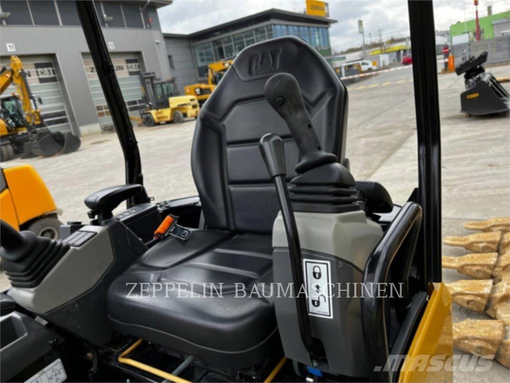 CAT 301.5-05A Lánctalpas kotrók
