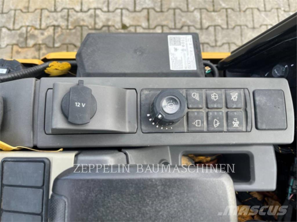 CAT 301.5-05A Lánctalpas kotrók