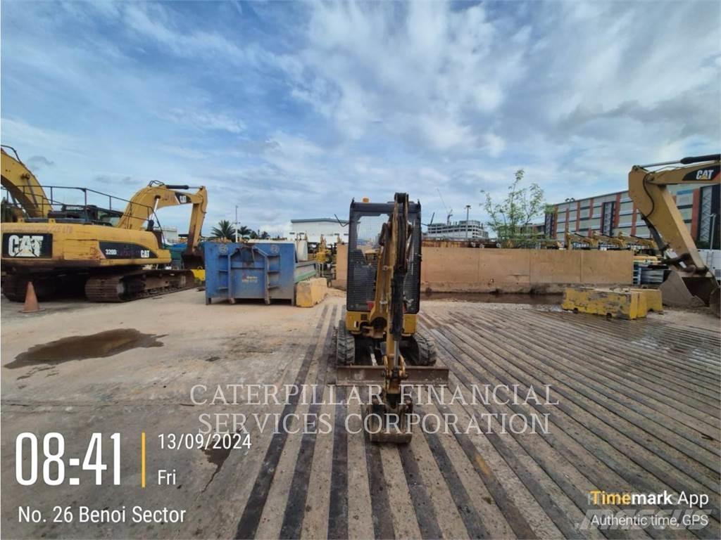CAT 301.7-05CR Lánctalpas kotrók