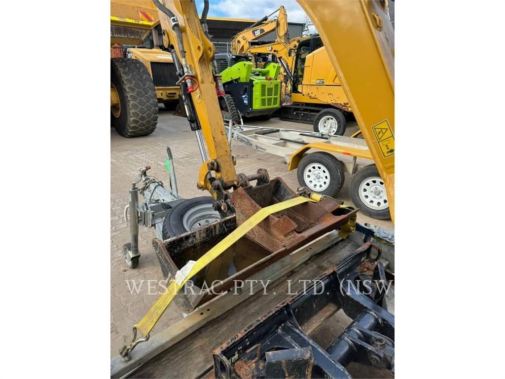 CAT 301.7CR Lánctalpas kotrók