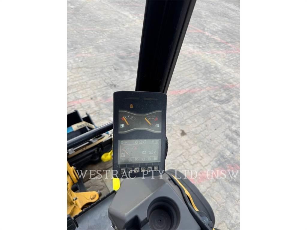 CAT 301.7CR Lánctalpas kotrók