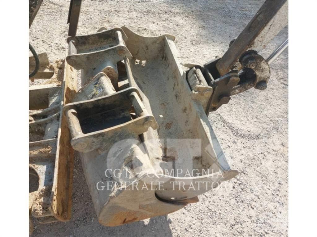 CAT 301.7D Lánctalpas kotrók