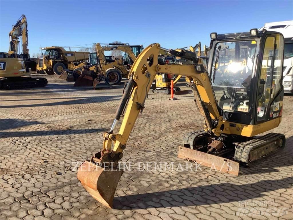 CAT 301.7D Lánctalpas kotrók