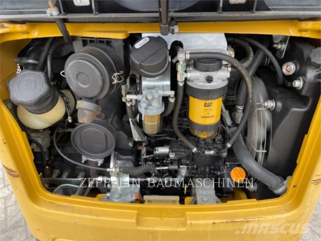 CAT 301.7D Lánctalpas kotrók