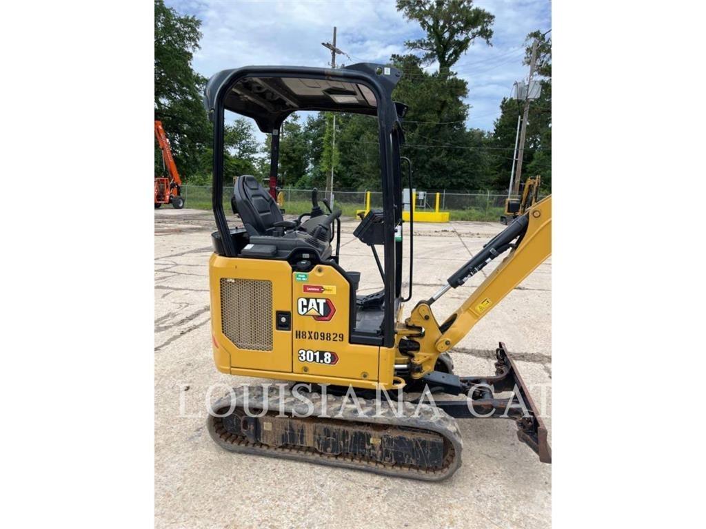 CAT 301.8 Mini kotrók < 7t