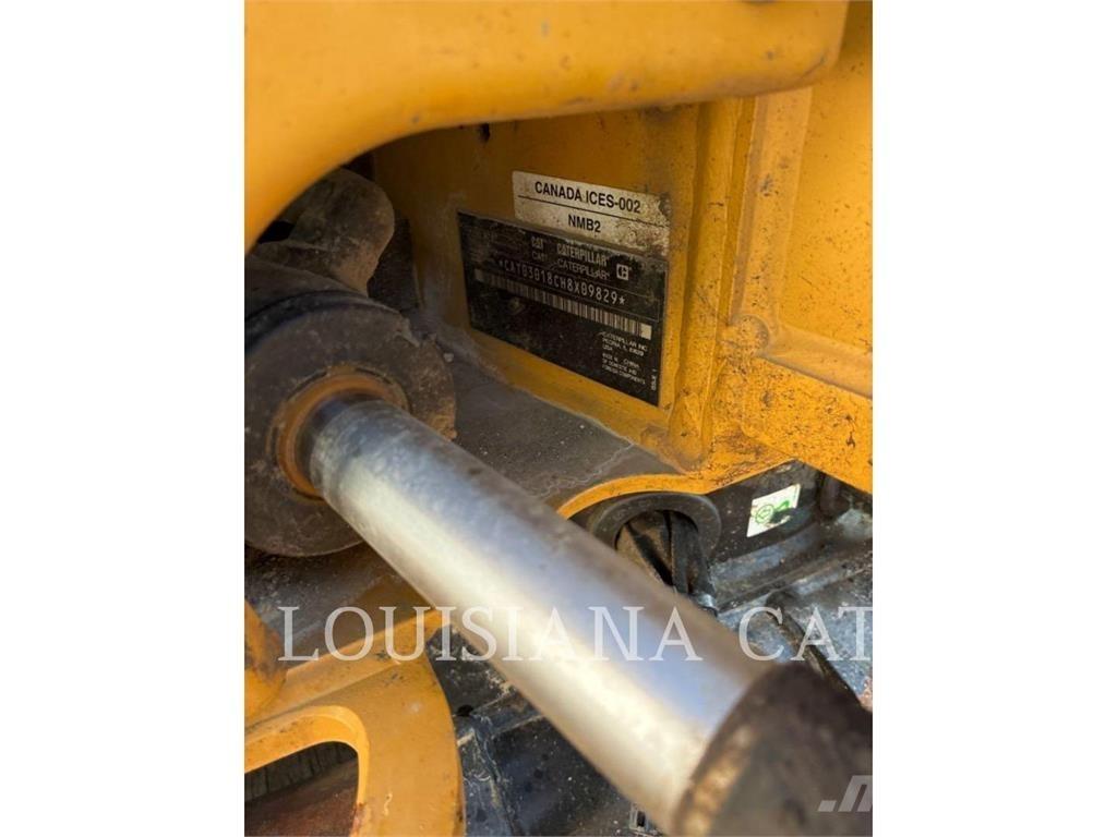 CAT 301.8 Mini kotrók < 7t